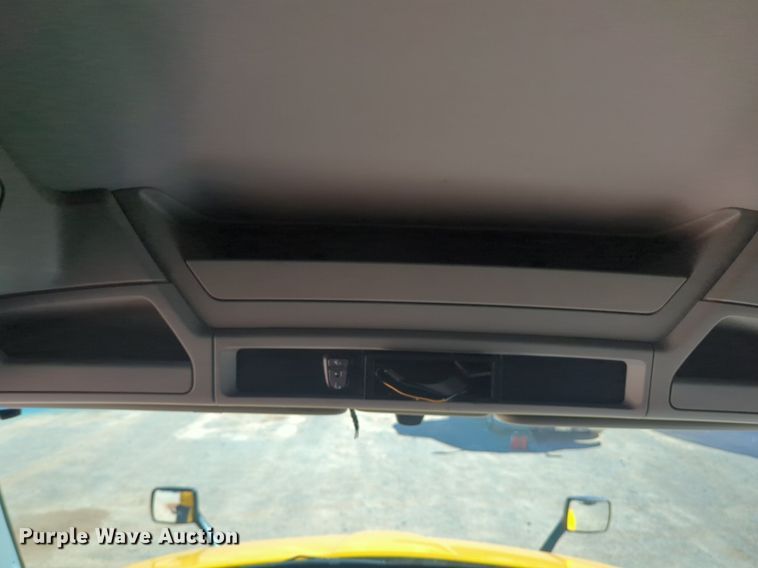 image for item NG9422 2019 Kenworth T680 semi truck