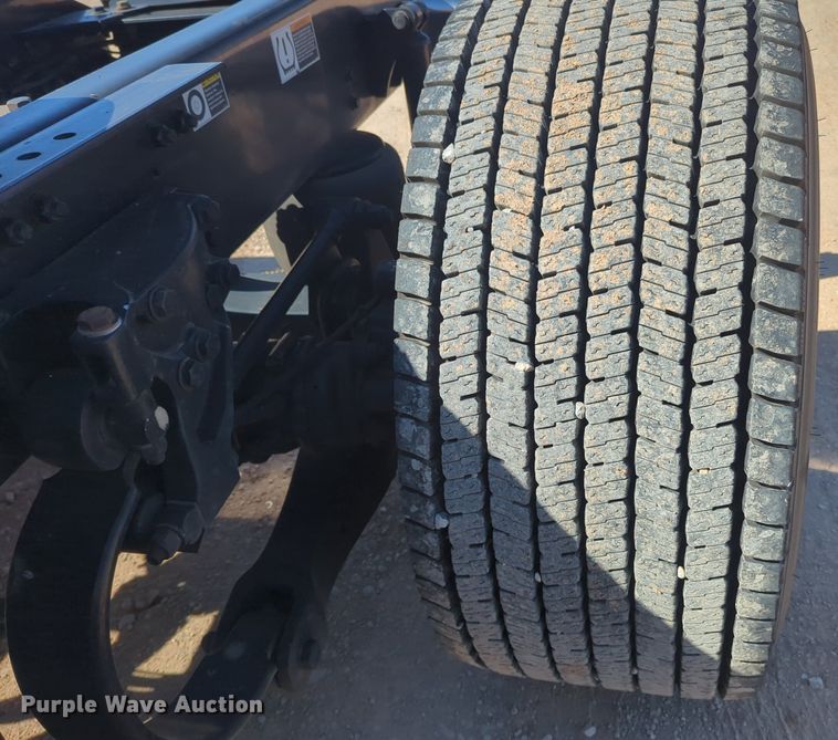 image for item NG9422 2019 Kenworth T680 semi truck