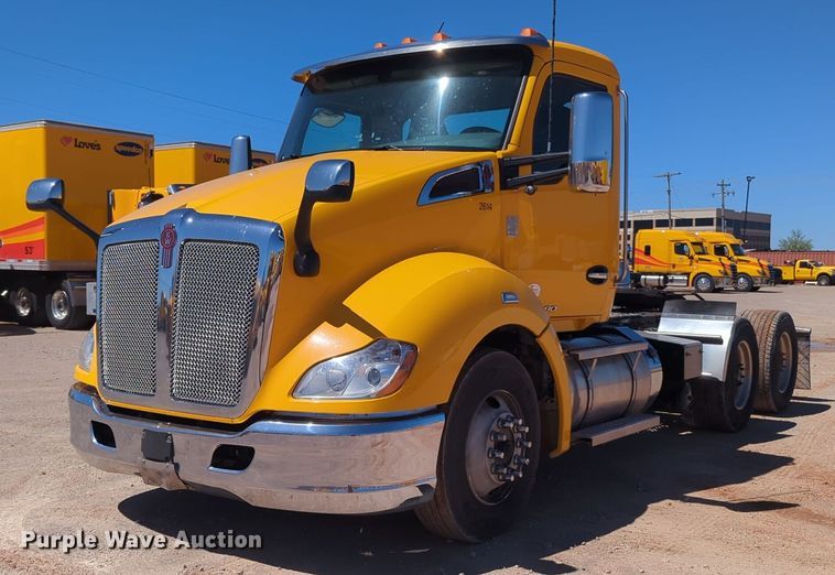 image for item NG9423 2019 Kenworth T680 semi truck