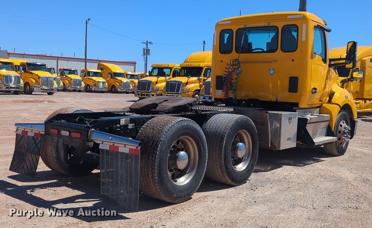 image for item NG9423 2019 Kenworth T680 semi truck