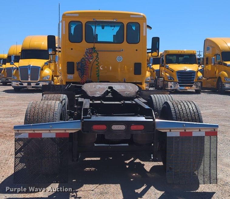 image for item NG9423 2019 Kenworth T680 semi truck