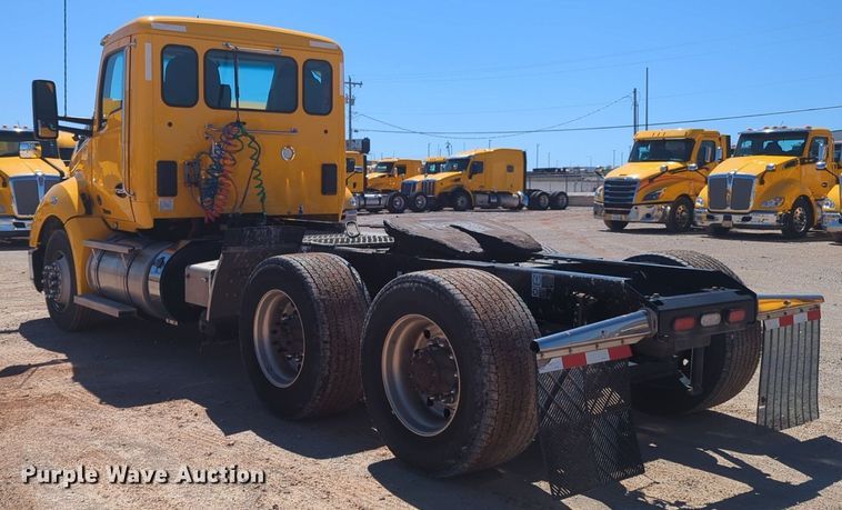 image for item NG9423 2019 Kenworth T680 semi truck