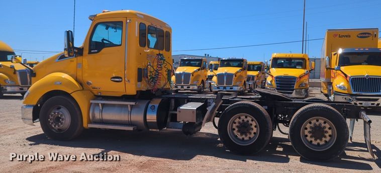 image for item NG9423 2019 Kenworth T680 semi truck