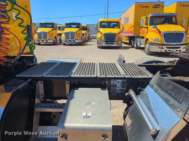 image for item NG9423 2019 Kenworth T680 semi truck