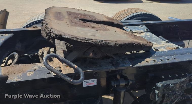 image for item NG9423 2019 Kenworth T680 semi truck