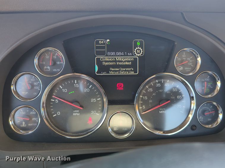 image for item NG9423 2019 Kenworth T680 semi truck