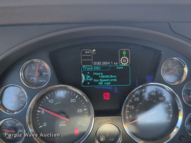 image for item NG9423 2019 Kenworth T680 semi truck