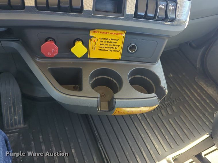 image for item NG9423 2019 Kenworth T680 semi truck