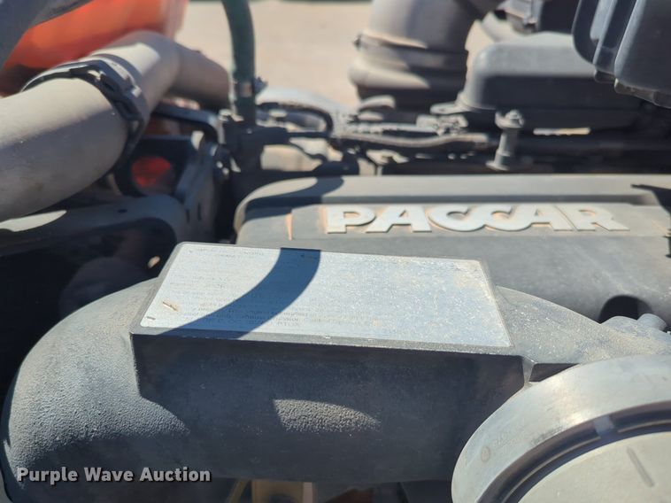 image for item NG9423 2019 Kenworth T680 semi truck