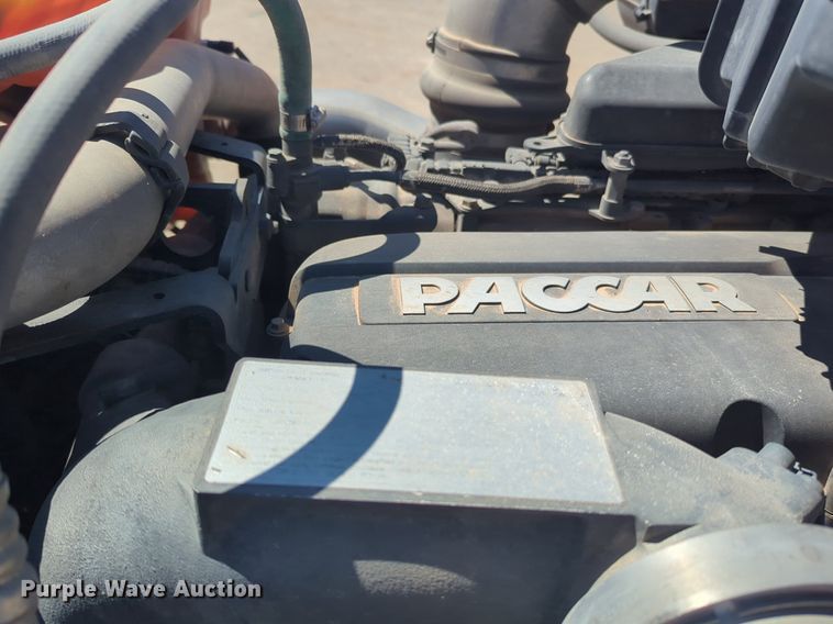 image for item NG9423 2019 Kenworth T680 semi truck