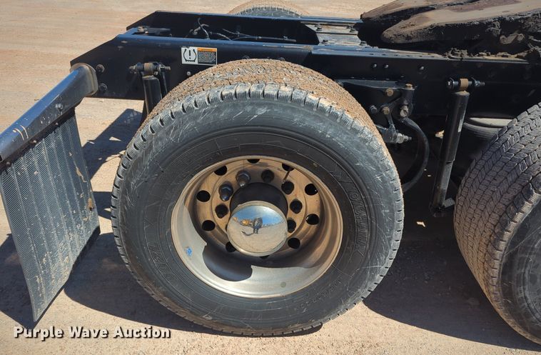 image for item NG9423 2019 Kenworth T680 semi truck