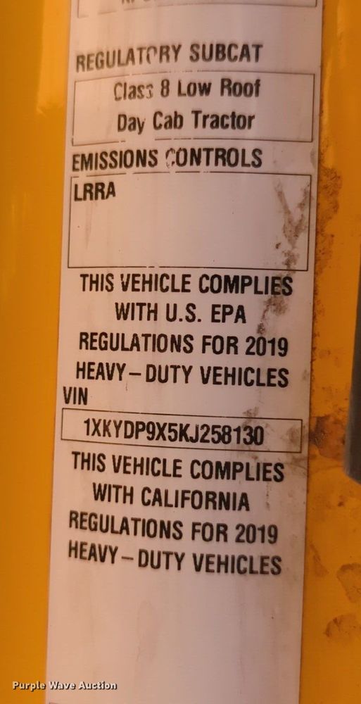 image for item NG9423 2019 Kenworth T680 semi truck