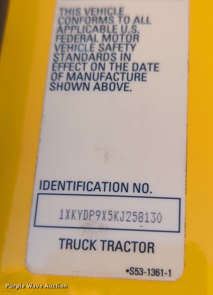 image for item NG9423 2019 Kenworth T680 semi truck