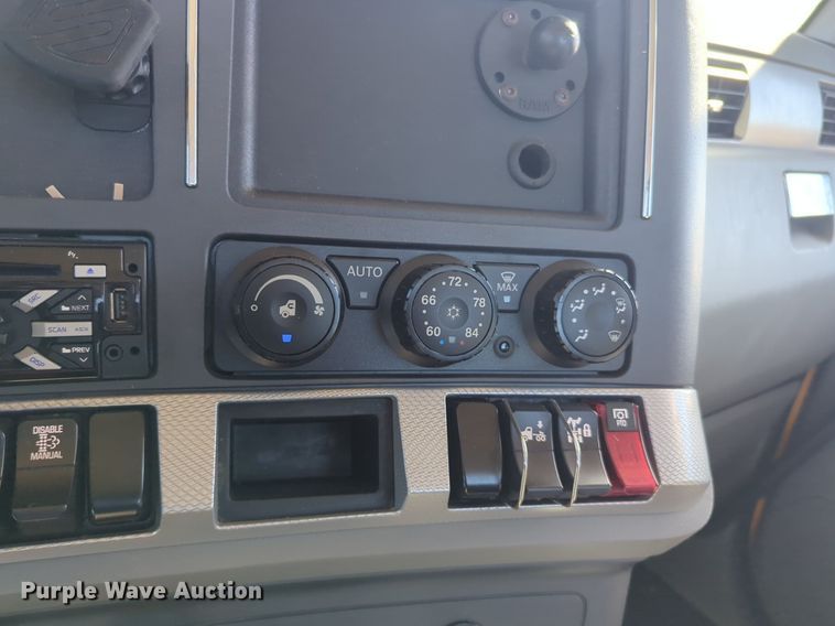 image for item NG9424 2020 Kenworth T680 semi truck