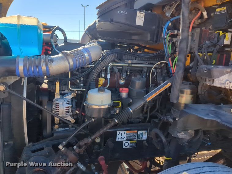 image for item NG9424 2020 Kenworth T680 semi truck