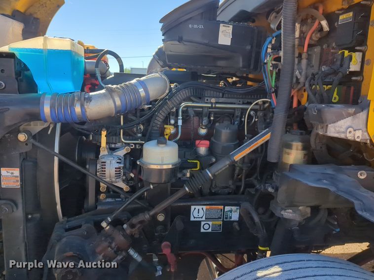 image for item NG9424 2020 Kenworth T680 semi truck