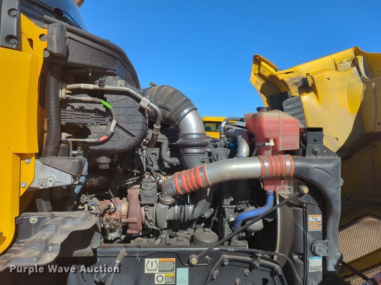 image for item NG9424 2020 Kenworth T680 semi truck