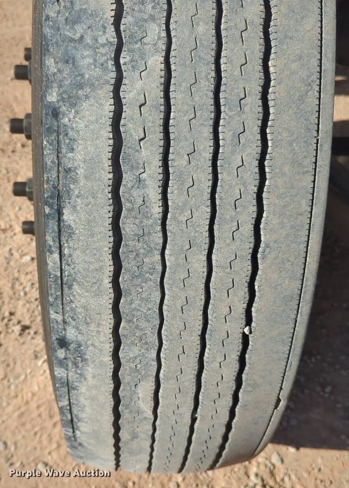 image for item NG9424 2020 Kenworth T680 semi truck