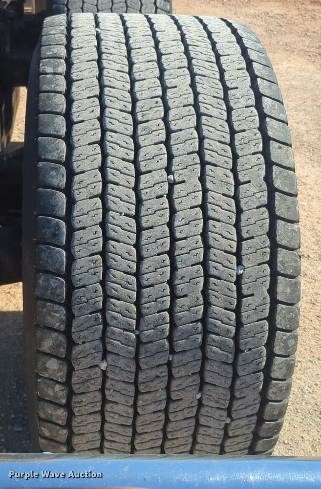 image for item NG9424 2020 Kenworth T680 semi truck