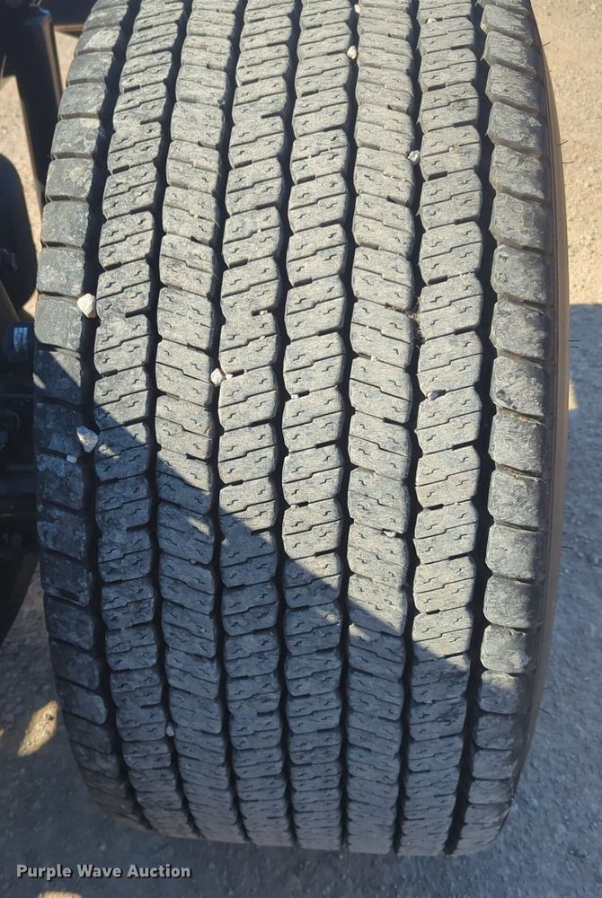 image for item NG9424 2020 Kenworth T680 semi truck