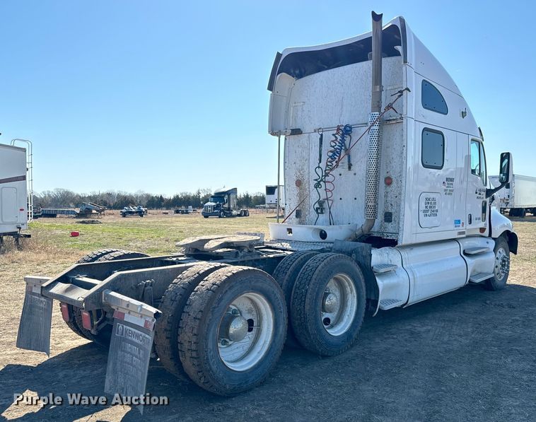image for item NH9023 2004 Kenworth  T2000 semi truck