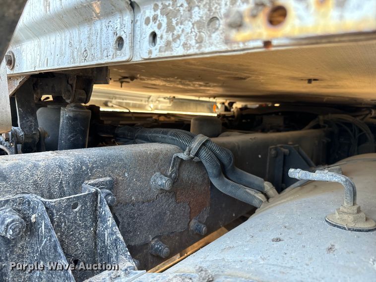 image for item NH9023 2004 Kenworth  T2000 semi truck