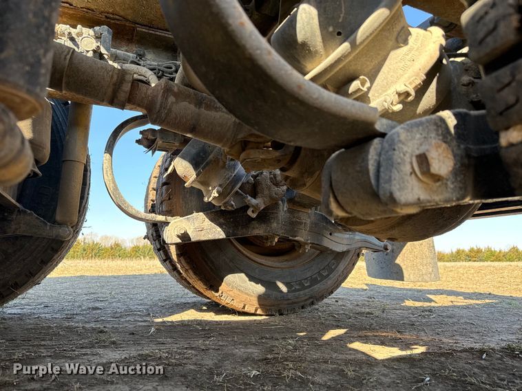 image for item NH9023 2004 Kenworth  T2000 semi truck