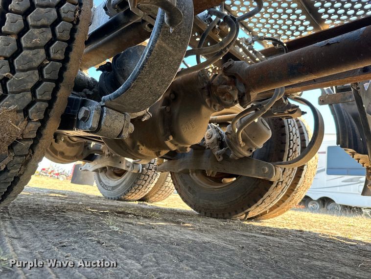 image for item NH9023 2004 Kenworth  T2000 semi truck