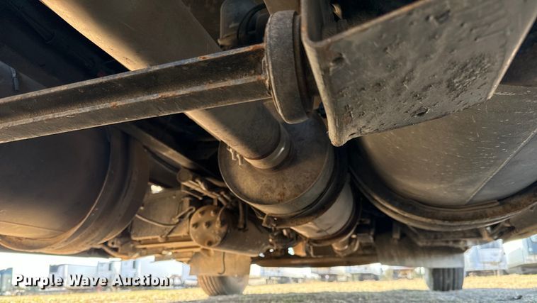 image for item NH9023 2004 Kenworth  T2000 semi truck