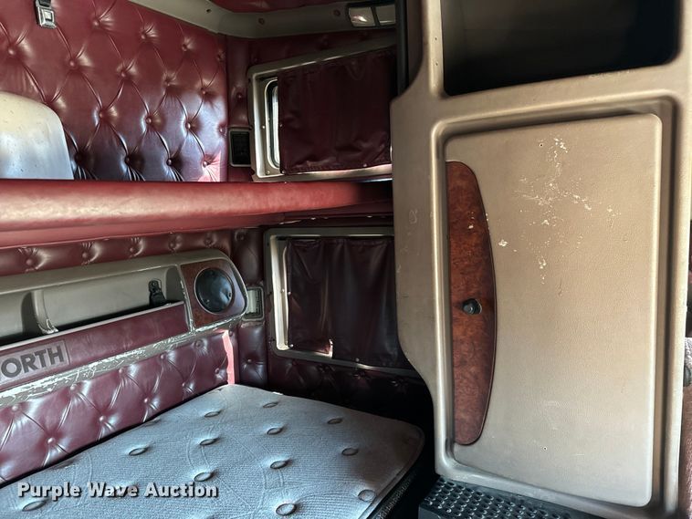 image for item NH9023 2004 Kenworth  T2000 semi truck