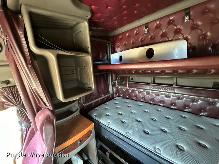 image for item NH9023 2004 Kenworth  T2000 semi truck