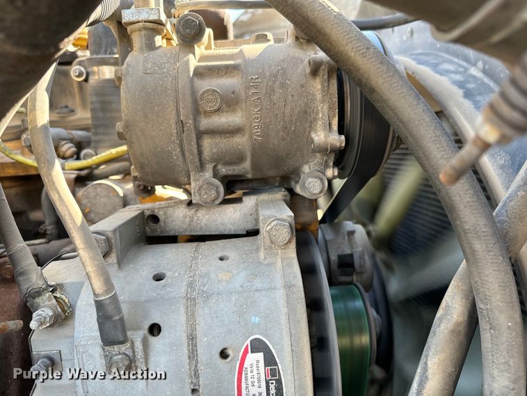 image for item NH9023 2004 Kenworth  T2000 semi truck