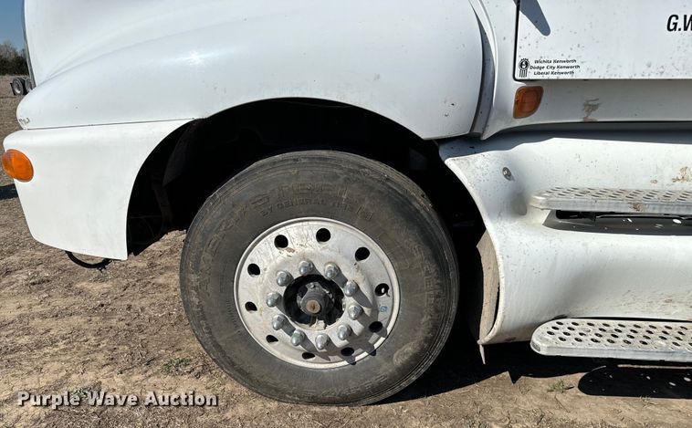 image for item NH9023 2004 Kenworth  T2000 semi truck