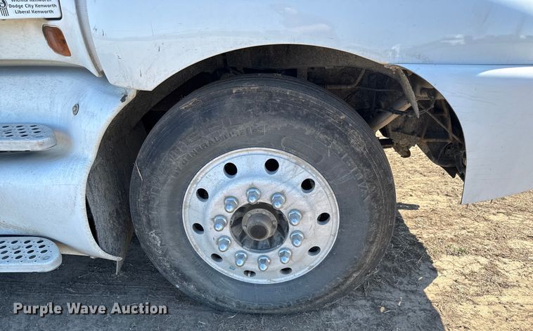 image for item NH9023 2004 Kenworth  T2000 semi truck