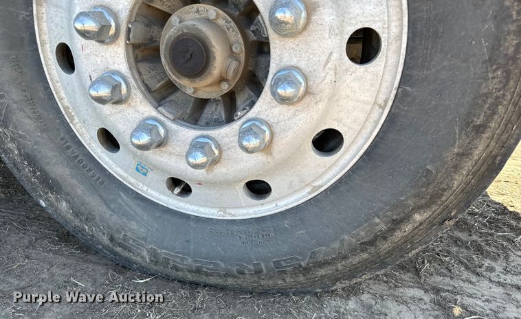 image for item NH9023 2004 Kenworth  T2000 semi truck