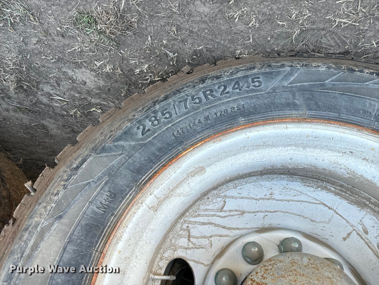 image for item NH9023 2004 Kenworth  T2000 semi truck