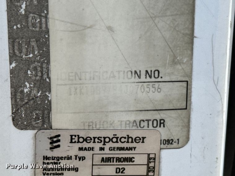 image for item NH9023 2004 Kenworth  T2000 semi truck