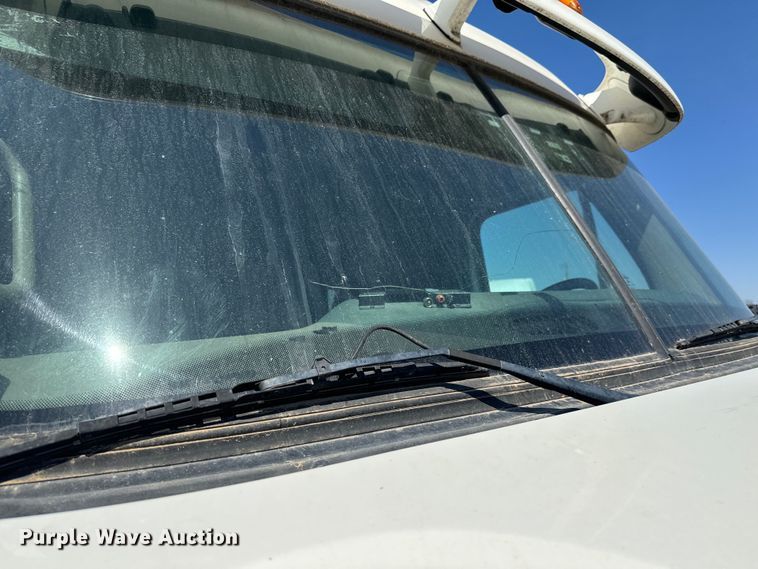 image for item NH9025 2015 Freightliner  Cascadia 125 CA125SLP semi truck