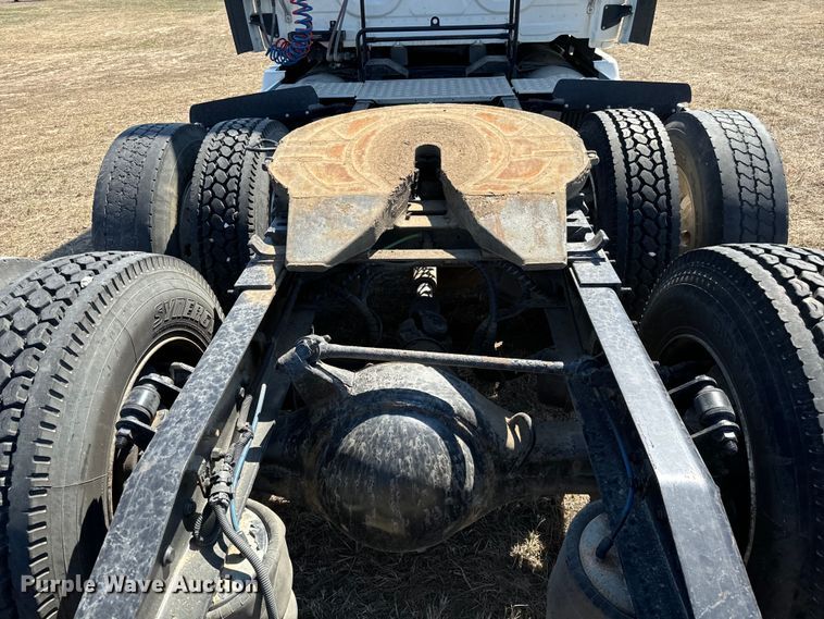 image for item NH9025 2015 Freightliner  Cascadia 125 CA125SLP semi truck