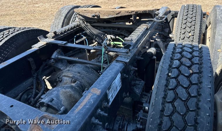 image for item NH9025 2015 Freightliner  Cascadia 125 CA125SLP semi truck