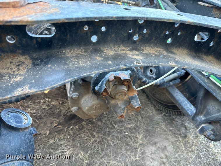 image for item NH9025 2015 Freightliner  Cascadia 125 CA125SLP semi truck