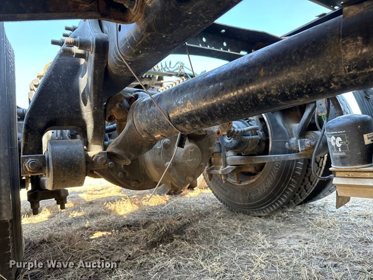 image for item NH9025 2015 Freightliner  Cascadia 125 CA125SLP semi truck