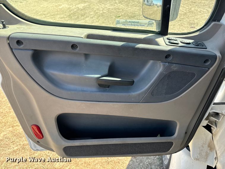 image for item NH9025 2015 Freightliner  Cascadia 125 CA125SLP semi truck