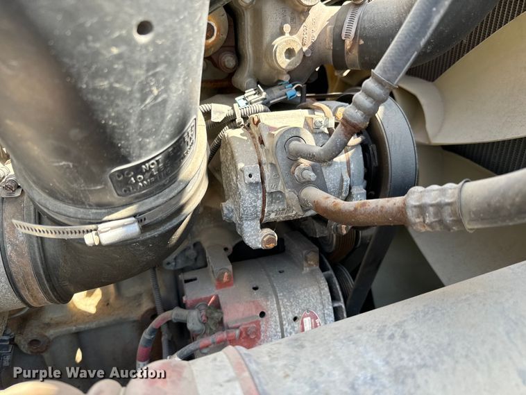 image for item NH9025 2015 Freightliner  Cascadia 125 CA125SLP semi truck