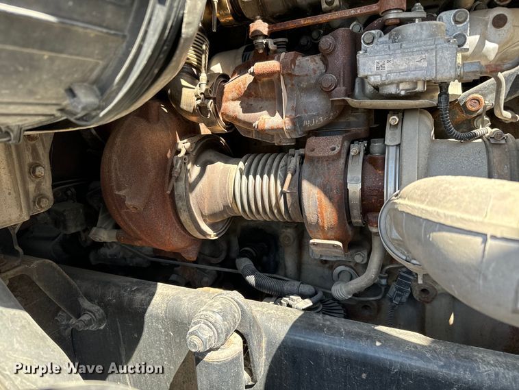 image for item NH9025 2015 Freightliner  Cascadia 125 CA125SLP semi truck