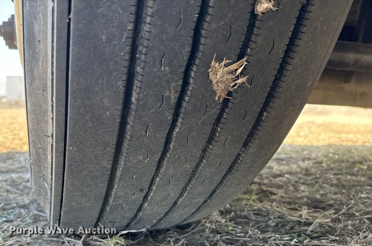 image for item NH9025 2015 Freightliner  Cascadia 125 CA125SLP semi truck