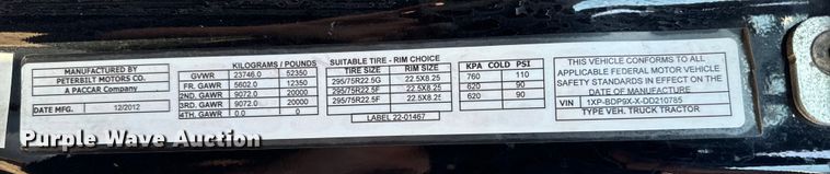 image for item NH9026 2013 Peterbilt  579 semi truck