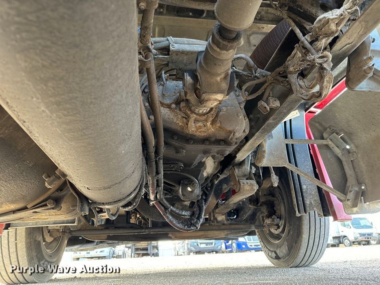 image for item NU9469 2011 Freightliner Cascadia 125 semi truck