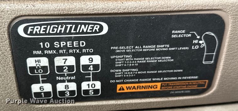 image for item NU9469 2011 Freightliner Cascadia 125 semi truck