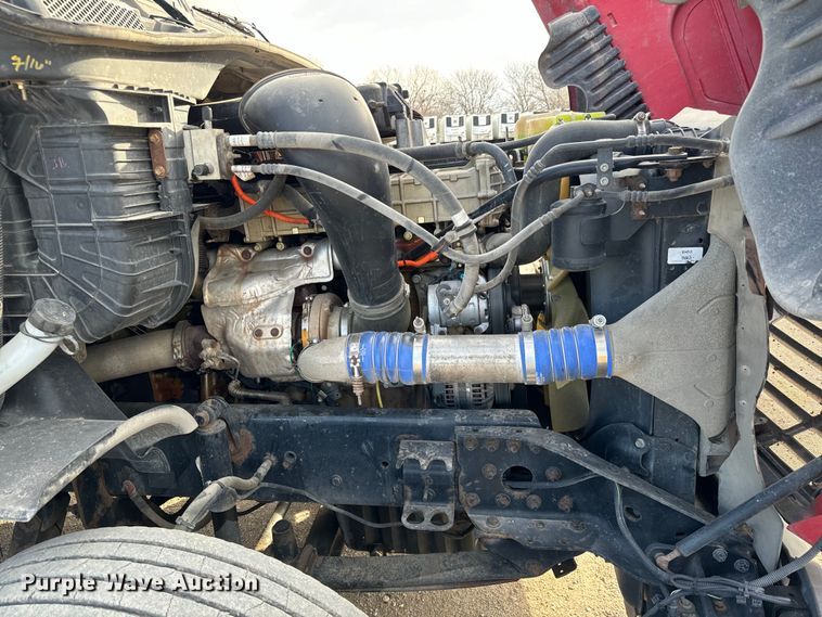 image for item NU9469 2011 Freightliner Cascadia 125 semi truck